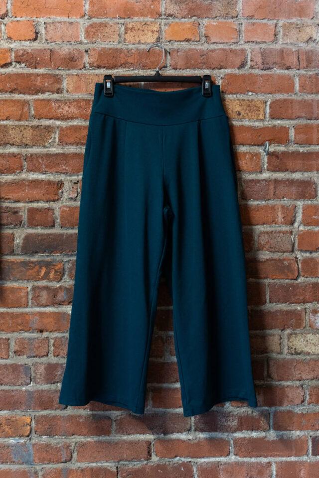 Pantalons Dorado Jade — Close-up