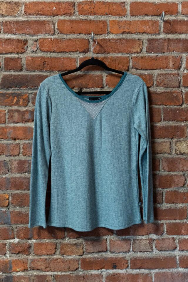 Top Angora Turquoise — Close-up